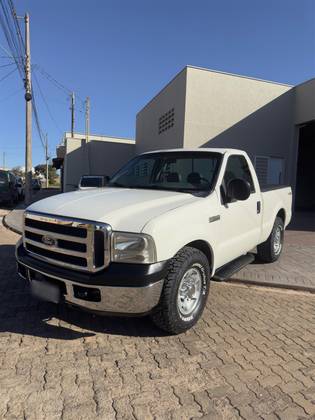 FORD F-250 4.2 XL 4X2 CS TURBO INTERCOOLER DIESEL 2P MANUAL FORD F-250 4.2 XL 4X2 CS TURBO INTERCOOLER DIESEL 2P MANUAL